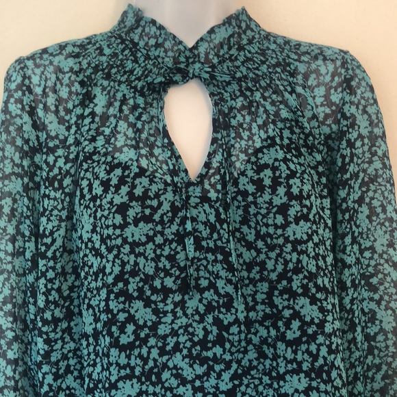 Loft Top - Picture 2 of 7